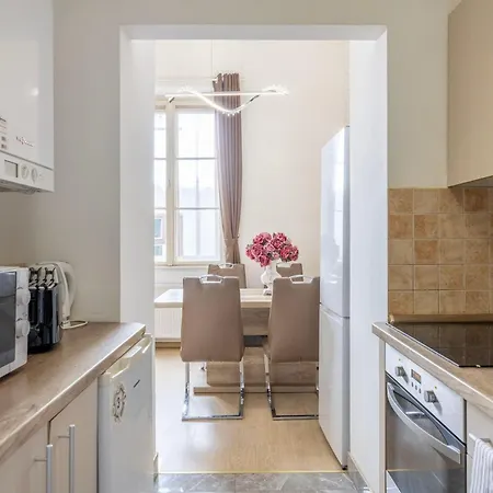 Apartment Cozy & Next To The Basilica Budapest